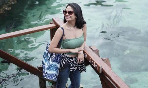 Pakai Kalung Rp300 Juta, Vanessa Angel: Kalungnya Nagita Slavina Nih