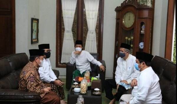 Menteri Agama Ingatkan Jaga Prokes Saat Idul Adha dan Pemotong Hewan Kurban di Pondok Pesatren