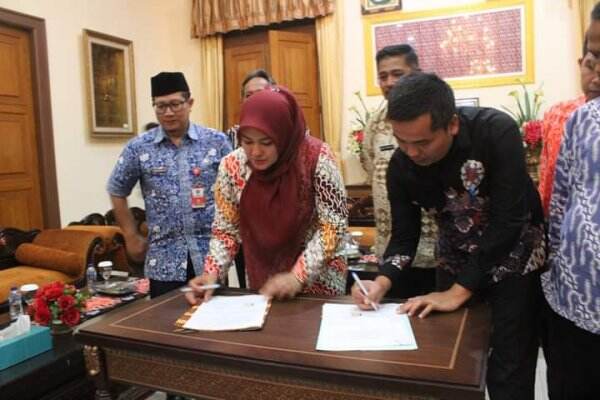 Reward bank bjb atas Penyimpanan Dana Hibah KPU Pandeglang Rp 68,2 M Dinilai Janggal, BPK dan BPKP Diminta Audit
