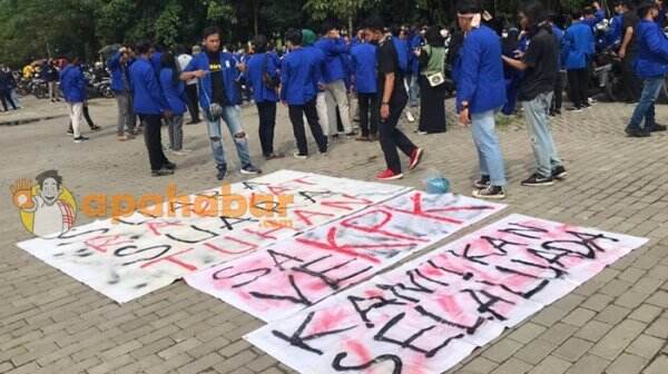 Save KPK Jilid III, Mahasiswa Kalsel Mulai Banjiri Taman Kamboja