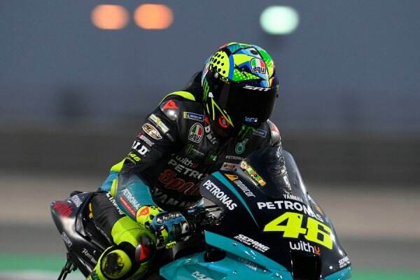 Makin Terpuruk, Rossi Diprediksi Akan Gantung Helm Akhir Musim Ini