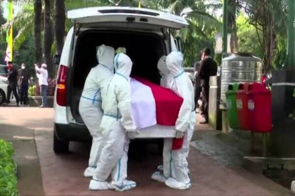 Peti Berbalut Merah Putih, Rachmawati Dimakamkan Sesuai Protokol Covid-19