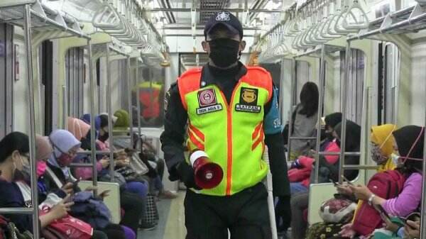 Syarat Naik KRL Mulai Senin Besok: Pekerja Sektor Kritikal-Ensensial yang Punya STRP