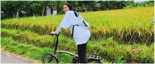 8 Tips diet ala Dewi Hughes, sukses turunkan berat badan 75 kg
