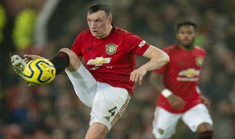 Manchester United Cari Peminat Phil Jones