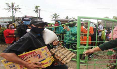Bansos Dinilai Lebih Berfungsi Dongkrak Popularitas Politik