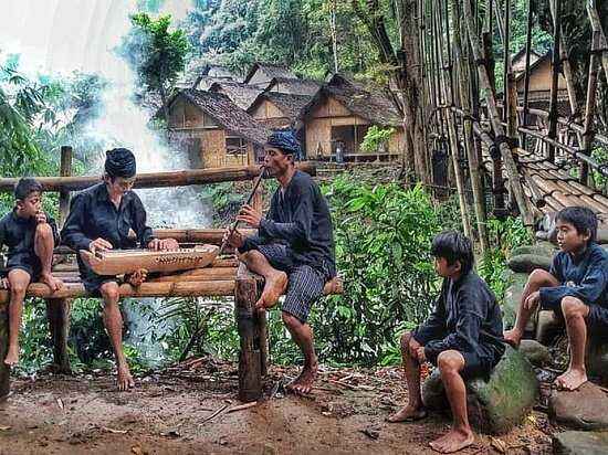 Perlu Diketahui Makna Dibalik Pakaian Suku Adat Baduy Yang Dipakai