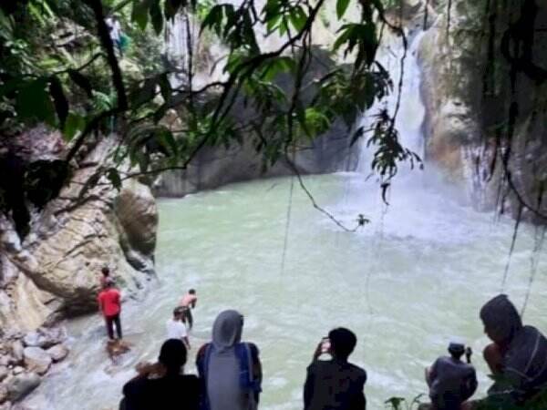 Seorang Remaja Hilang Saat Loncat Dari Permandian Air Terjun Bantimurung Luwu Utara