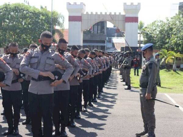 Gelar Upacara Tradisi, Brimob Polda Sulsel Terima 122 Bintara Remaja