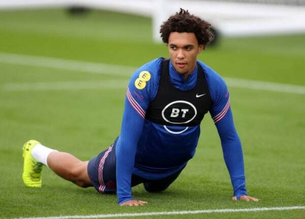 Southgate Akui Iseng Mainkan Alexander-Arnold sebagai Gelandang di Laga Inggris vs Andorra