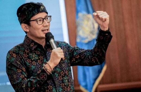Sandiaga Sumbang Sepasang Domba Dukung Pengembangan Desa Wisata Cisande