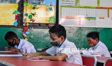 Siswa SD di Kota Bekasi Belajar Tatap Muka Hari Ini