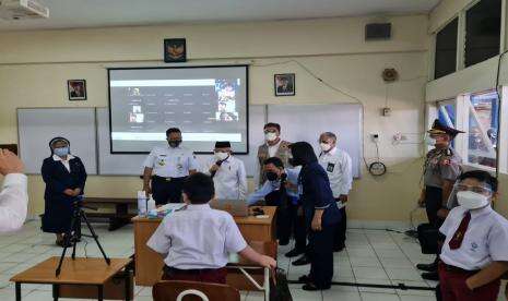 Wapres Tinjau Pelaksanaan PTM Sejumlah Sekolah
