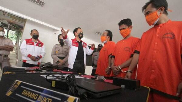 Polisi Bekuk Tiga Tersangka Skimming