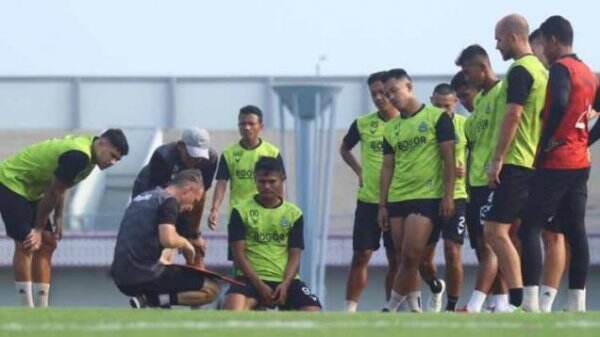 Dicukur Persebaya, Pelatih Belarusia Akui Tira-Persikabo Bermasalah