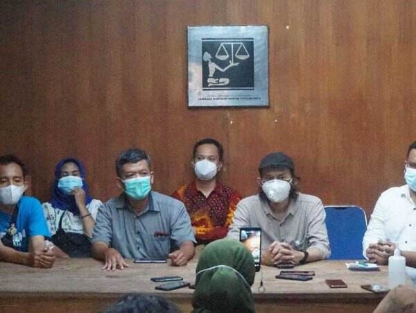 Kantornya Dilempar Bom Molotov, Aktivis LBH Yogya Bilang: Kami Tidak Takut dengan Teror