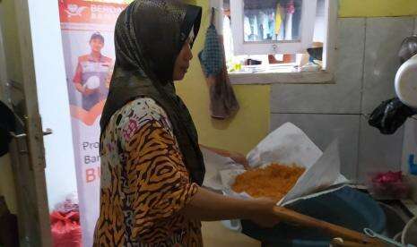 Usaha Bawang Goreng Nia Meningkat Usai Dibantu Rumah Zakat
