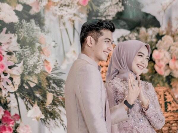 Begini Momen Haru Lamaran Ricis dan Teuku Ryan, Netizen Jangan Iri