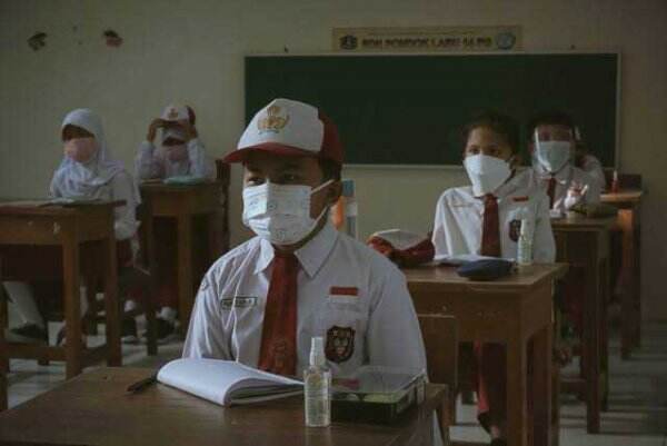 DPR Cemas Muncul Klaster Covid-19 Akibat Pembelajaran Tatap Muka di Sekolah