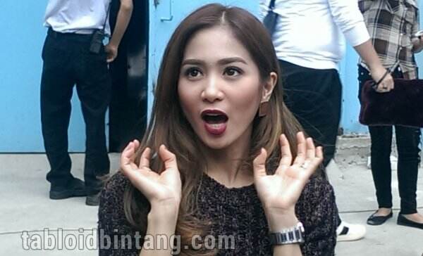 Bunga Zainal Kena Tegur Suami Gara-gara Hobi Belanja Online