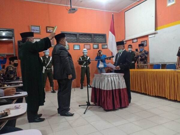 Resmi dilantik, Eliyusnadi Jabat Ketua STIA Nusa