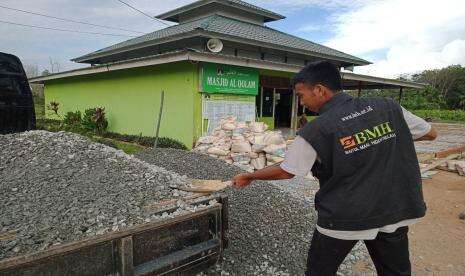 BMH Bantu Perluasan Masjid Pesantren Tahfidz Pontianak Utara