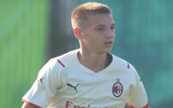 AC Milan Punya Striker Muda Sensasional, Sudah Cetak 400 Gol Lebih!
