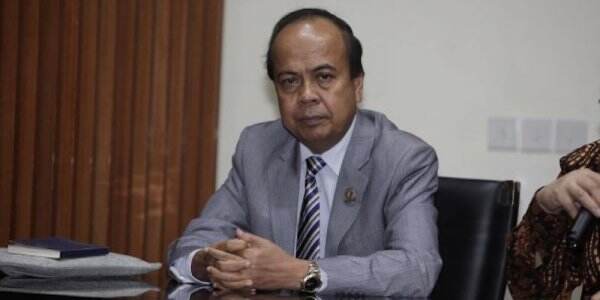 Peringatan Hari Guru Internasional dan Pengukuhan Guru Besar di UNJ