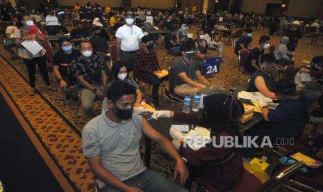 Vaksinasi Lengkap Baru 25 Persen, Butuh Upaya Extraordinary