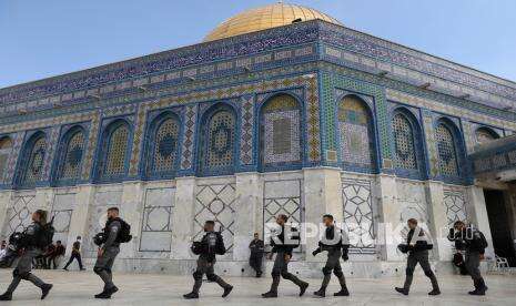 Puluhan Pemukim Israel Serbu Masjid Al-Aqsa