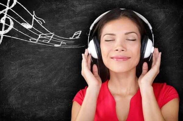 Hobi Dengarkan Musik, Simak Genre yang Paling Cocok Bagi 3 Zodiak
