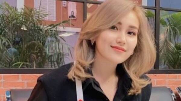 Punya Kisah Cinta Rumit, Asisten Ayu Ting Ting Bongkar Kondisi Sang Biduan Pasca Gagal Nikah: Drop Ya…