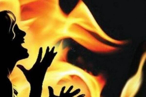 Diduga Pelaku Curanmor, Dibakar Warga Hidup-Hidup Hingga Tewas