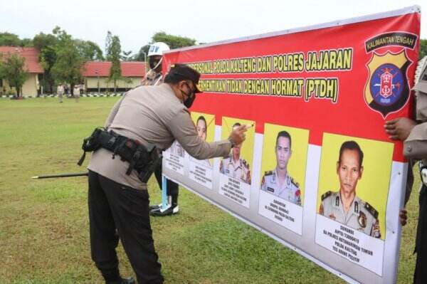 Akibat Narkoba-Abai Tugas, Kapolda Kalteng Pecat 5 Anggota