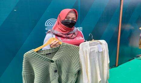 Geliat Sentra Rajut Binong Jati di Masa Pandemi