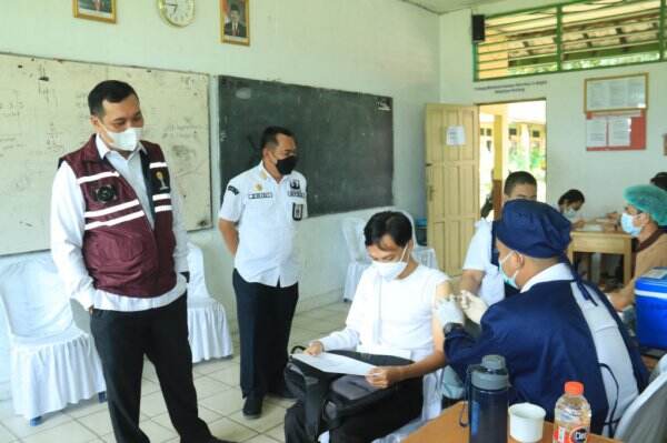 Perdana, Ratusan Siswa SMA di Banjarbaru Divaksinasi Covid-19