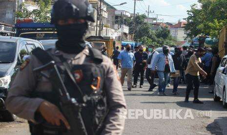 Kampung Narkoba di Surabaya Digerebek