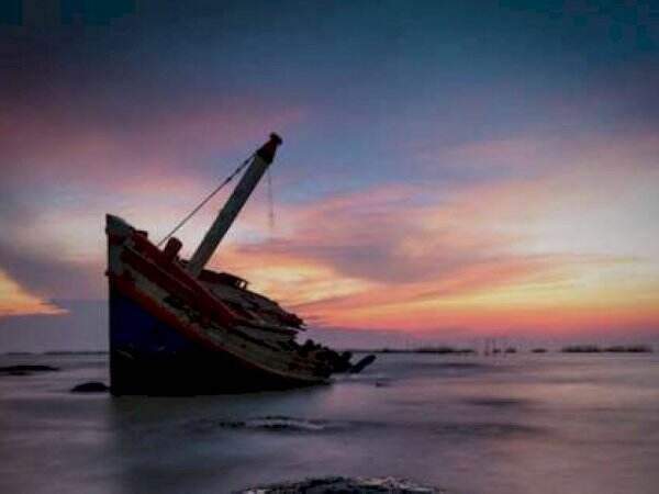 Naik Perahu Usai Sambut Jokowi, Bupati Fakfak Hilang Kontak Usai Diadang Ombak Besar