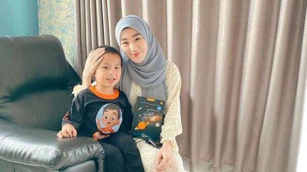 Heboh! Larissa Chou Unggah Foto Kedekatan Anak dengan Sosok Pria Ini, Calon Suami