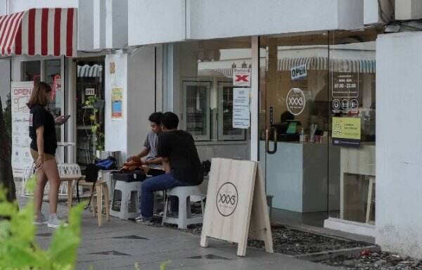 Satgas Covid-19 Akan Berkantor di Tempat Nongkrong dan Kedai Kopi