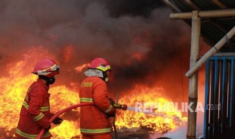 Gudang Terbakar, Shopee Pastikan Paket Pelanggan Aman