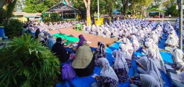 Ratusan Pelajar dan Guru MAN Kotabaru Bermunajat di Hari Arba Mustamir