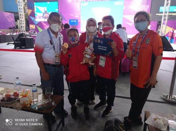 Angkat Besi DKI Sumbang Perunggu