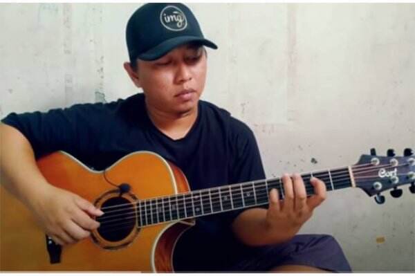 Alip Ba Ta di Mata Dunia, Beragam Pujian Tertuju pada Kepiawaiannya Bermain Gitar
