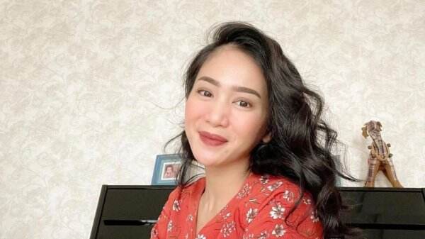 Bunga Zainal Doyan Belanja di Pasar Tradisional, Gak Masalah Meski Becek: Tinggal Cuci Kaki, Gak Usah Ribet!