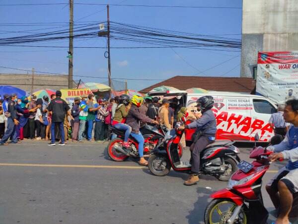 Grebek Pasar, Sahabat Ganjar Nyalakan Semangat Warga Banten Hadapi Pandemi