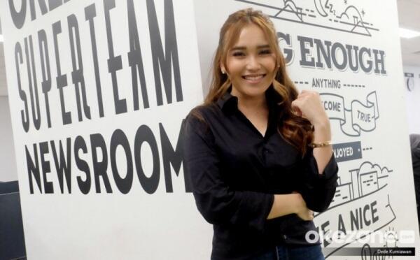 KD Laporkan Abdul Rozak dan Umi Kalsum, Ayu Ting Ting: Itu Hak Dia