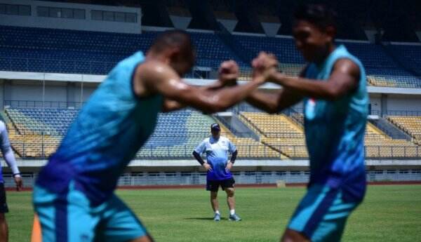 Polemik Petisi #ReneOut, Persib Perlu Menang dan Juara
