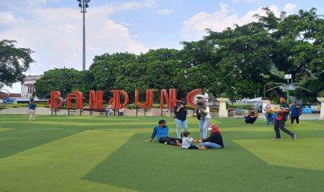 Taman Alun-Alun Bandung mulai Didatangi Pengunjung
