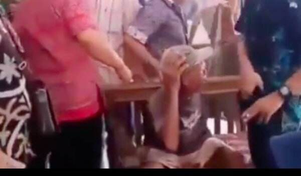 Pemulung Renta Dipukuli Warga, Putri Gusdur Geram
